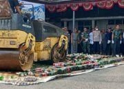 Pemusnahan Ribuan Botol Miras dan Rokok Ilegal, Bupati Tekankan Sinergi Pemerintah dan Masyarakat