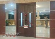 Kantor Bupati Bekasi Disegel Penyidik KPK 