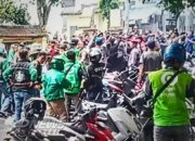 Bentrok Ojol dan Buruh Warnai Demo Tuntut Kenaikan UMK 2026 di Purwakarta
