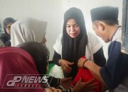 Silaturahmi Menjelang Ramadan, Hj. Novita Purwati Bagikan Sembako kepada Warga