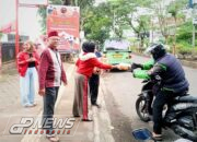DPC PDI-P Cianjur Gelar Rapat Mingguan dan bagikan ratusan Takjil Gratis