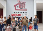 Bazar Pertama Koperasi Merah Putih Desa Haurwangi Disambut Antusias Warga