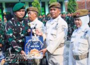 Momen Upacara 17-an di Kodim Majalengka, Dandim Bagikan Bingkisan Lebaran untuk Prajurit