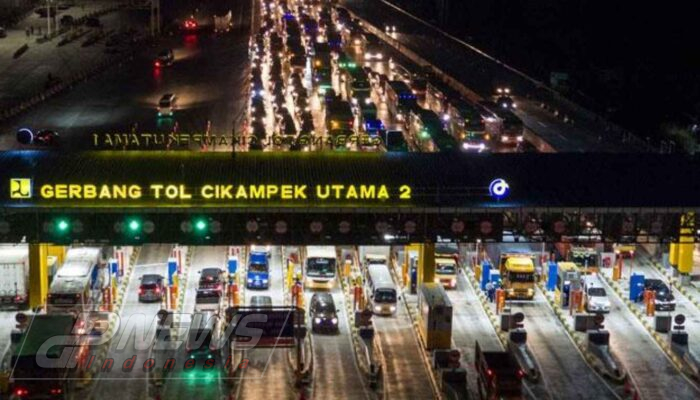 Arus Balik Lebaran 2026 di Gerbang Tol Cikatama Ramai Lancar, Contraflow Diberlakukan