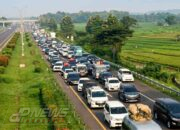 Tol Cipali: Macet Parah, Kendaraan Pemudik Mengular hingga 34 Kilometer