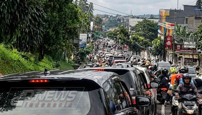 Arus Lalu Lintas Puncak Bogor Padat, One Way Diberlakukan Sejak Pagi