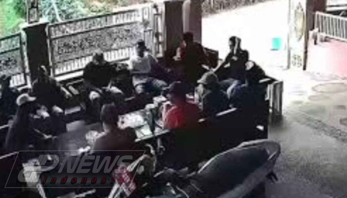 Polisi Tangkap 10 Pelaku Penyerangan Kades Pakel Lumajang yang Terekam CCTV