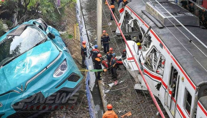 KAI Commuter: KRL yang Tabrak Taksi Berbeda dengan KRL yang Ditabrak Argo Bromo di Bekasi Timur