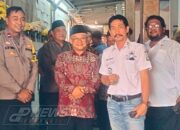 Mendikdasmen Prof. Dr. Abdul Mu’ti, M.Ed. Kunjungi Rumah Duka Korban Kecelakaan KRL di Desa Tanjung Baru Cikarang Timur