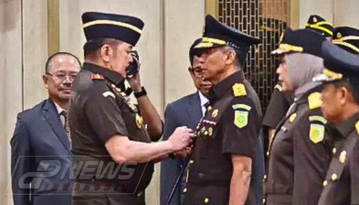 Jaksa Agung Lantik 14 Kajati dan Pejabat Kejagung, Tekankan Tak Boleh Kerja Business as Usual