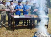 Di hari HUT Pol PP Damkar dan Satlinmas, Ratusan Ribu Rokok Ilegal dan Minuman Keras Dimusnahkan