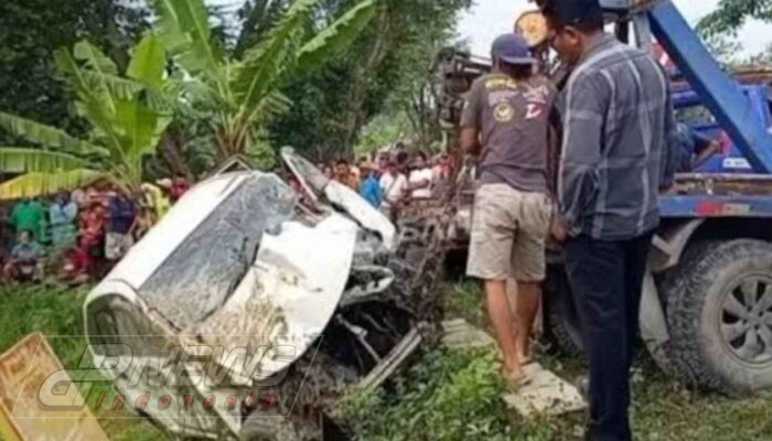 Tragis, Mobil Rombongan Pengantar Calon Haji Tertabrak KA Argo Bromo Anggrek di Grobogan, 4 Orang Tewas