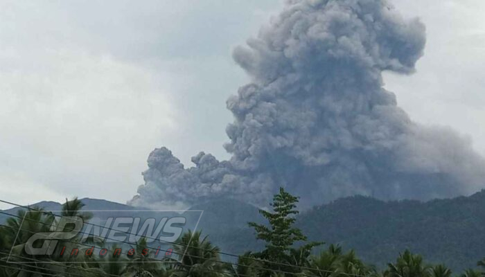 Gunung Dukono Erupsi Hebat, 20 Pendaki Terjebak di Halmahera Utara