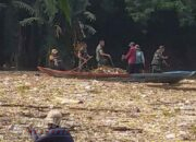 Hujan Deras Sebabkan Tumpukan Sampah di Bantaran Cikundul, Satgas Citarum Harum Sektor 6 Turun Tangan