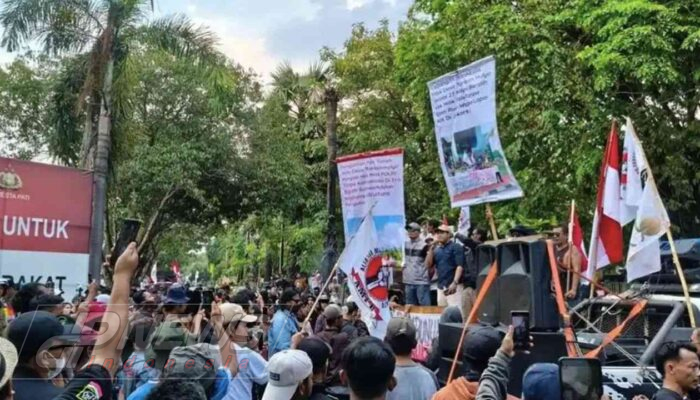 AMPB Gelar Demo di Polresta Pati, Tuntut Evaluasi Kinerja dan Reformasi Polri dari Tingkat Pati