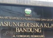 Hujan Ringan Diprediksi Dominasi Cuaca Bandung Mulai Siang Hari