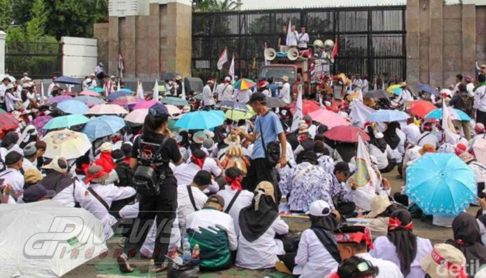 Demo Harkitnas 2026 Sebabkan Kemacetan Total di Jalan Gatot Subroto Arah DPR