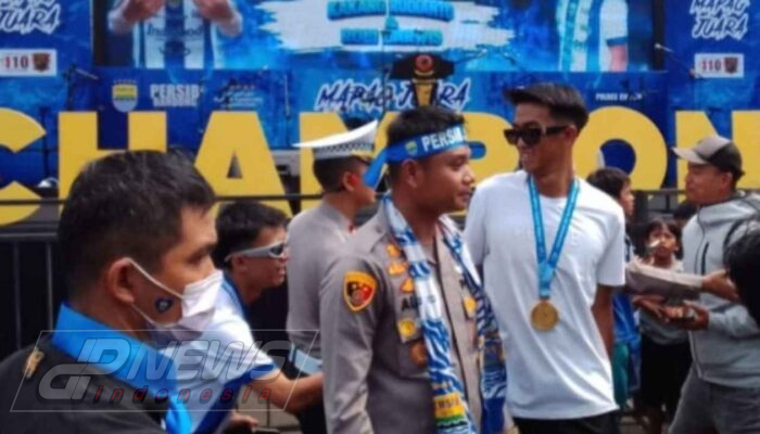 Ribuan Bobotoh Persib Mapag Juara Banjiri Jalan Raya Bandung Hingga Mapolres Cianjur