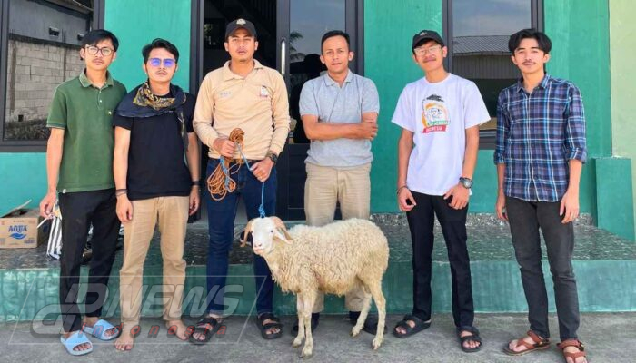 Semangat Gotong Royong Idul Adha: TMI dan APPSI Cianjur Bagikan Ratusan Paket Daging Qurban untuk Petani dan Pedagang