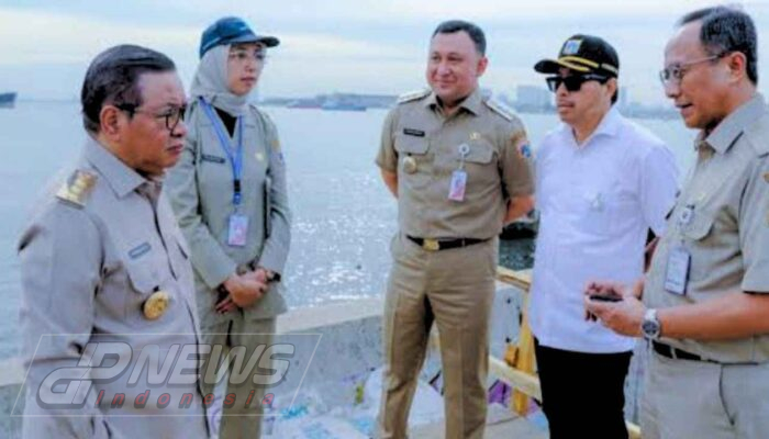 Gubernur Jakarta Janji Pembersihan Sampah Muara Angke Dilakukan Rutin