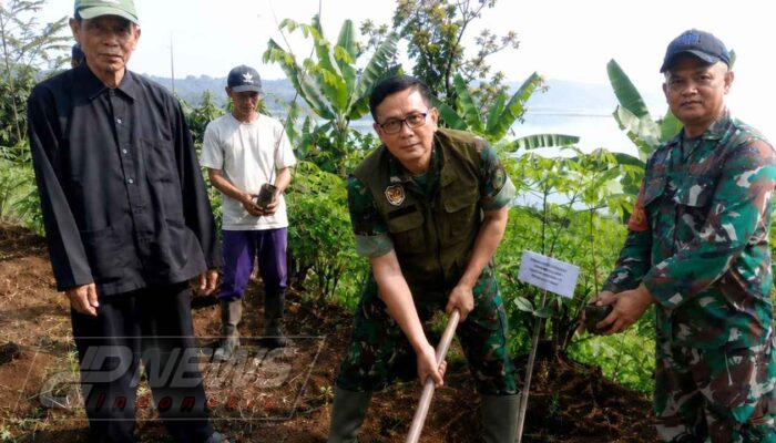 Gerakan Penghijauan Waduk Cirata Menggema, Sektor 6 Citarum Harum Libatkan Semua Elemen Masyarakat