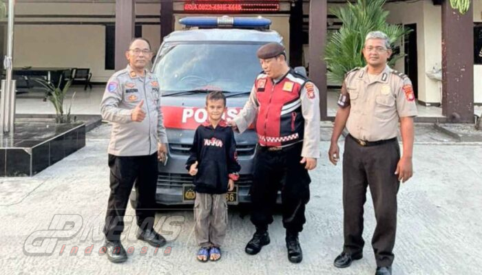 Tersesat dan Terlantar, Bocah 9 Tahun Berhasil Dipulangkan Polsek Tarumajaya ke Pelukan Keluarga