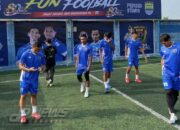 Hari Bhayangkara ke-80, Polres Cianjur Hadirkan Bintang Persib dalam Fun Football yang Disambut Ribuan Warga