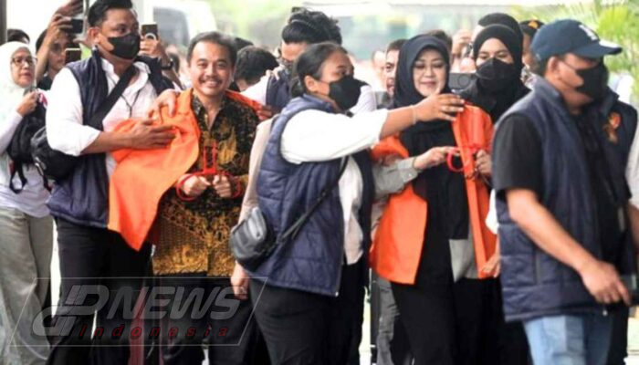 Roy Suryo dan Dokter Tifa Tiba di Kejari Jaksel untuk Pelimpahan Tahap Dua Kasus Ijazah Jokowi