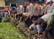 Semangat Gotong Royong di Waduk Jangari, 58 Ton Sampah dan Eceng Gondok Berhasil Diangkut dalam Aksi Hari Bhayangkara ke-80