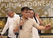 Ricuh di Diskusi Pancasila UGM, Budiman Sudjatmiko Klaim Jadi Sasaran Protes Mahasiswa