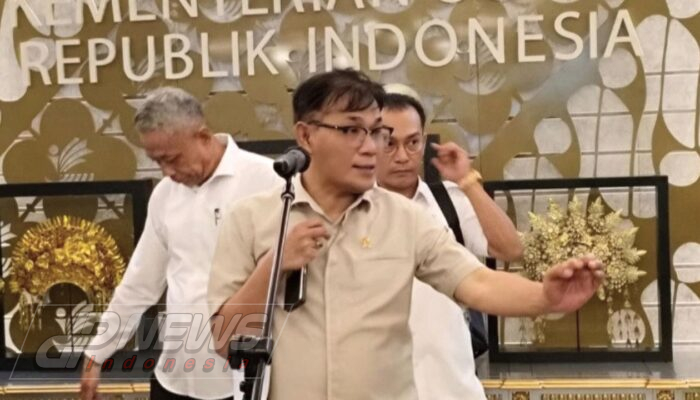 Ricuh di Diskusi Pancasila UGM, Budiman Sudjatmiko Klaim Jadi Sasaran Protes Mahasiswa