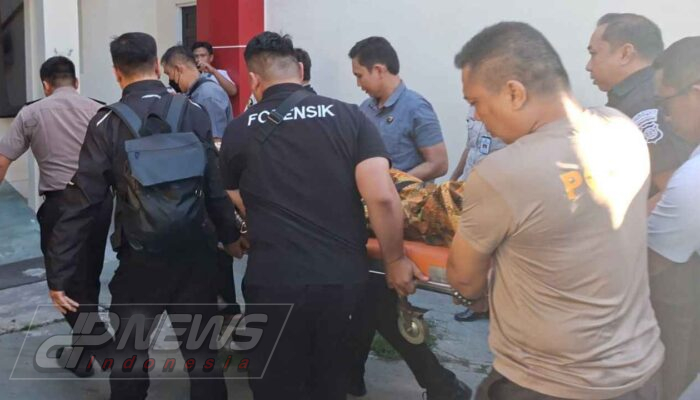 Jenazah Aipda Yudhi Perdana Putra dan Teriyo Tiba di RS Bhayangkara