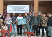 Wujud Kepedulian BUMN, Perhutani Cianjur Salurkan Bantuan TJSL untuk Perbaikan Rumah di Bojongpicung