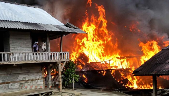 Kebakaran Hebat Terjang Kasepuhan Ciptamulya: 51 Rumah Hangus, Bupati Sukabumi Tinjau Lokasi