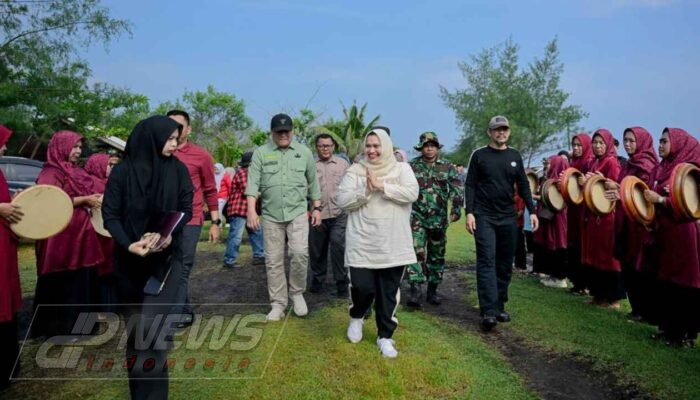 Penanaman Mangrove Serentak Digelar di Bengkalis, Bupati Hj Kasmarni Ajak Warga Lindungi Pesisir