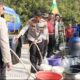 Respons Cepat Aduan Hotline 110, Polres Cianjur Salurkan 5.000 Liter Air Bersih untuk Warga Terdampak Kekeringan di Ciranjang