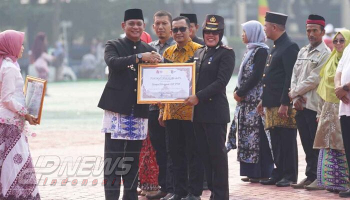 Kompol Wuryanti Raih Penghargaan Local Hero atas Gerakan Satu RW Satu Bank Sampah di Kabupaten Bekasi