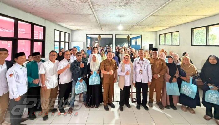 Endang S Thohari Salurkan 500 Paket Produk Perikanan ke Warga Sukanagara dalam Bulan Mutu 2026