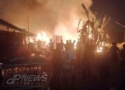 Kebakaran Hebat Landa Gudang Limbah di Cikarang Timur, Empat Unit Damkar Dikerahkan