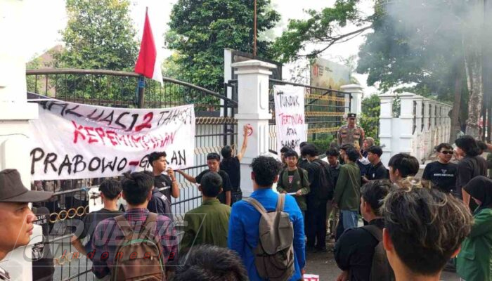 Aliansi BEM Cianjur Layangkan Enam Tuntutan, Kecewa DPRD Tak Temui Massa