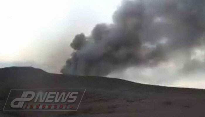 Asap Kawah Anak Krakatau Membubung 200 Meter, Status Tetap Siaga Level III